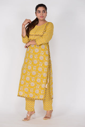 Women Printed Straight Fit Woven Cotton Kurti Pant Set